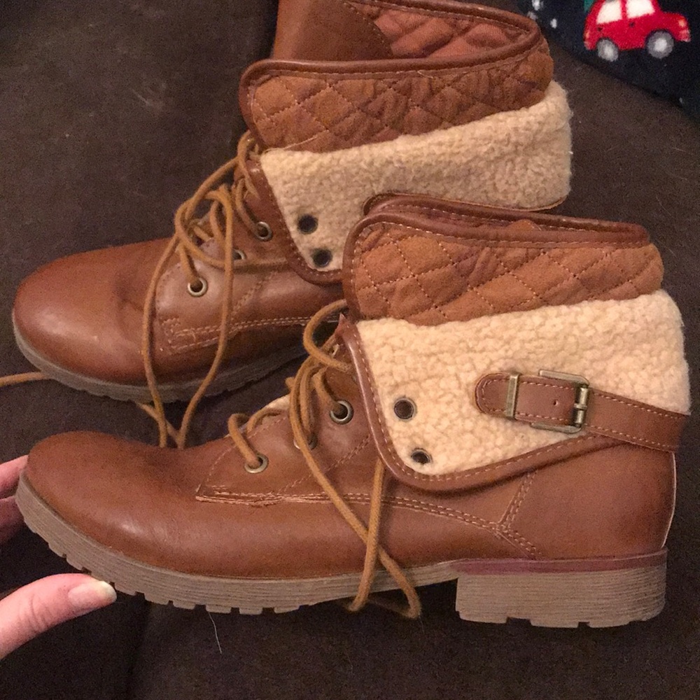 Size 9 gently worn brown short boots